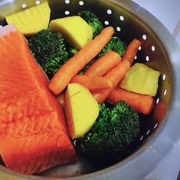 Steamed Veggies with Salmon