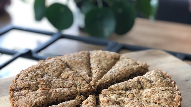 Baked Oatmeal Cake